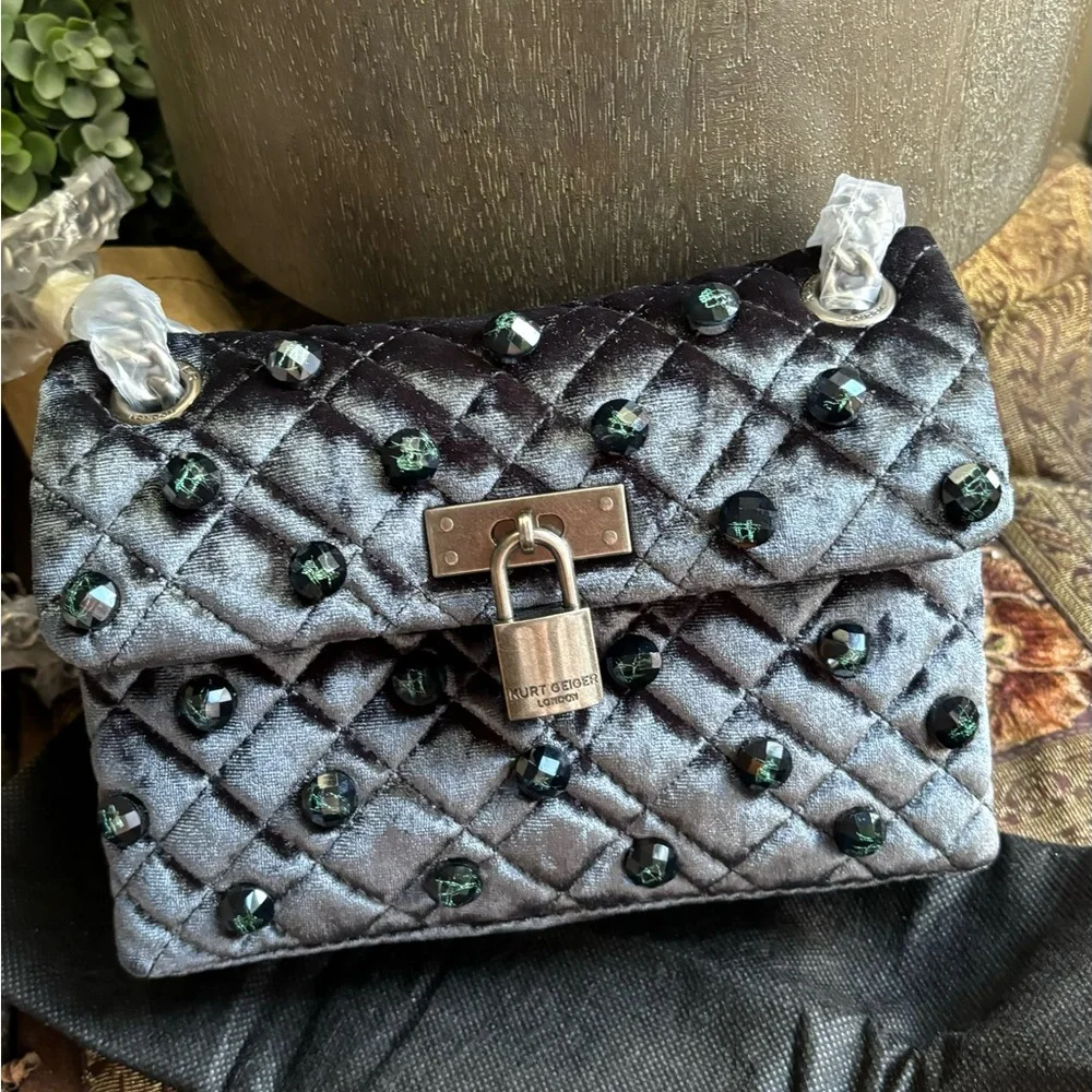 Authentic KURT GEIGER LONDON Velvet magnetic closure convertible Crosby/shoulder - Picture 10 of 16